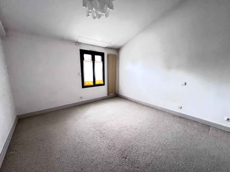 5 pièces - 180 m² - RDC - Colocation non autorisée - Photo 2