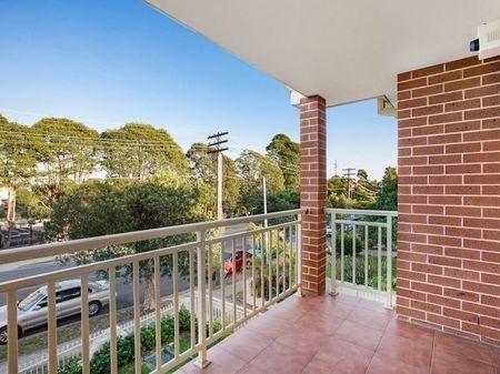 Spacious & Modern Double Storey Townhouse - Photo 2