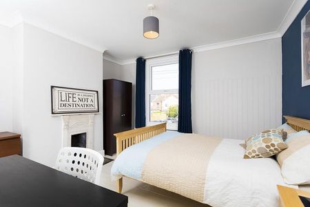 3 bedroom semi-detached house to rent - Photo 5