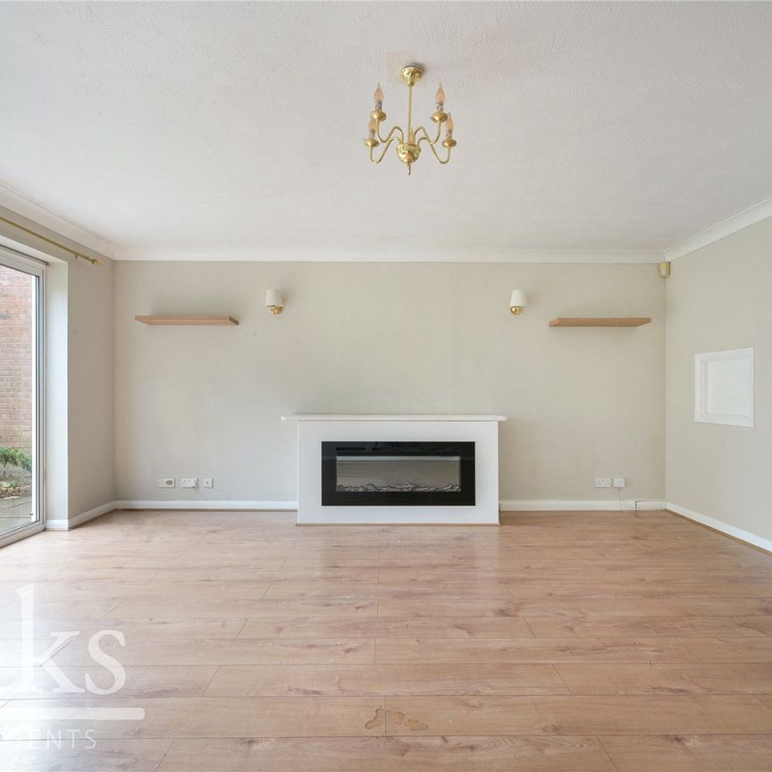 Littlebrook Close, Shirley, Surrey - Photo 1