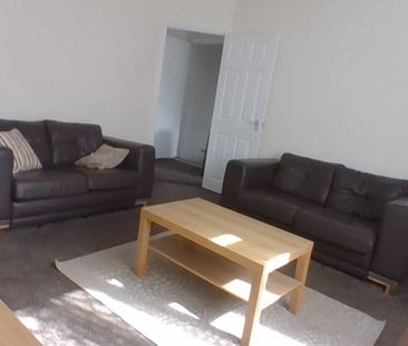 1 Bed Flat, Waller Avenue, LU4 - Photo 2