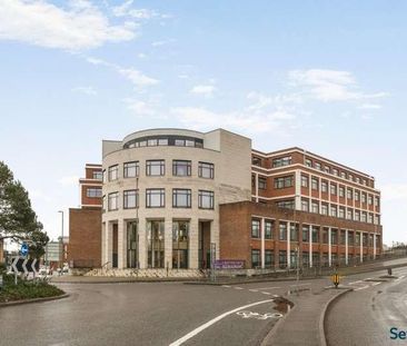 Chertsey, Surrey, KT16 - Photo 3