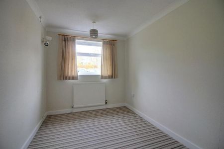 3 bedroom detached bungalow to rent - Photo 5