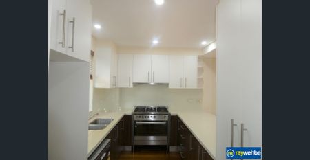 Freshly Painted, Executive Style Townhouse in Prime Parramatta Location - Photo 3
