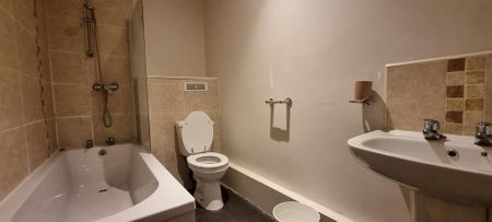 2 bedroom flat to rent - Photo 3