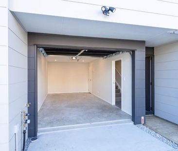Mangere Bridge, 3 Bedrooms - Photo 2