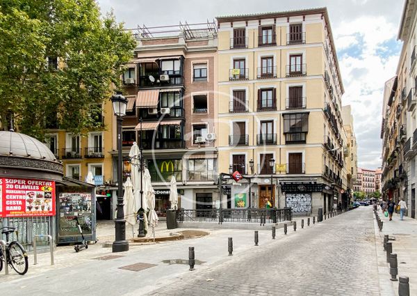 Flat for rent with views in Lavapiés (Madrid)