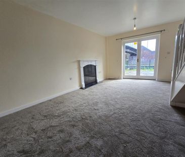 2 bedroom end of terrace house to rent - Photo 3