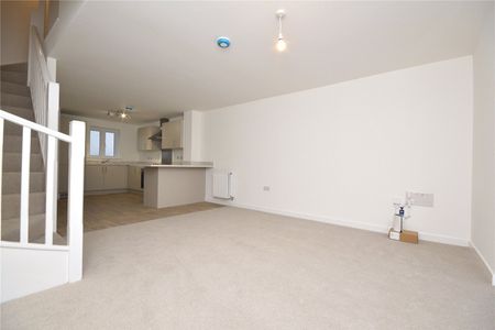 2, Saddleback Close, Churwell, Morley, Leeds, LS27 7NP - Photo 3