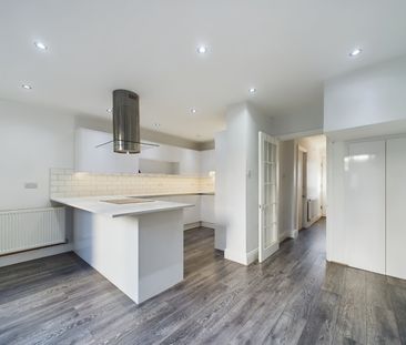 4 bedroom House in Pages Wharf, Taplow - Photo 5