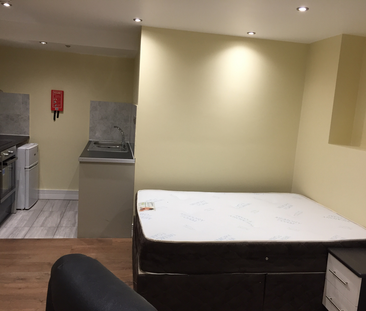Studio to rent - Photo 1