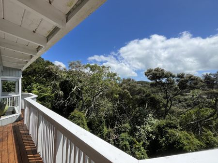 FULLY FURNISHED RETREAT WITH STUNNING DOVES BAY VIEWS - Photo 4