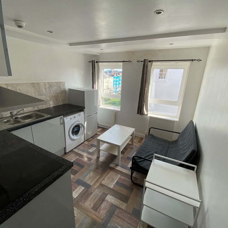 2 Bed Flat, St. James's Street, BN2 - Photo 1