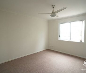 Walk to School! Spacious Townhouse for Rent in Sunnybank Hills - Photo 6