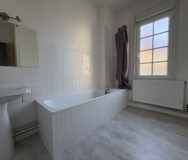 Location Appartement 1 pièce 35m² SAUMUR 49400 - Photo 2