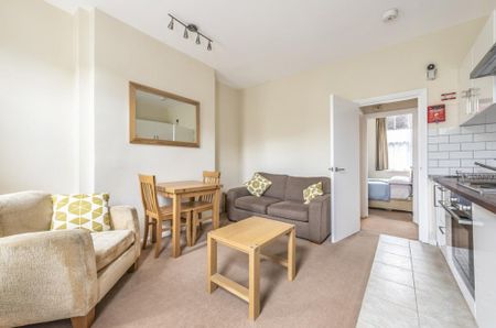 1 bedroom flat to rent - Photo 2