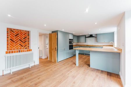 3 bedroom detached house to rent - Photo 4