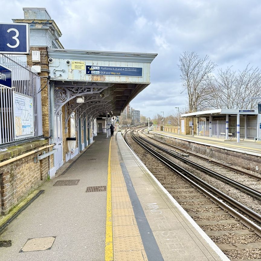 1 Bed Flat, Lewisham High Street, SE13 - Photo 1