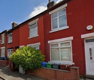 2 bedroom end of terrace house to rent - Photo 3