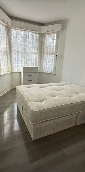 Room in a Shared House, Grosvenor Road, IG1 - Photo 1