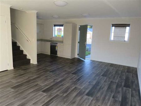 Experience comfortable and convenient living in this well-appointed 3-bedroom townhouse located in the sought-after suburb of Hillcrest, Hamilton (3216). - Photo 3