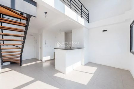 Cobertura com 1 quarto e 53m² para alugar em Moinhos de Vento, Porto Alegre. - Photo 2