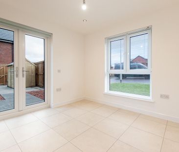 3 bedroom semi-detached house to rent - Photo 6