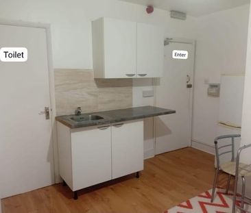 1 bedroom bedsit to rent - Photo 1