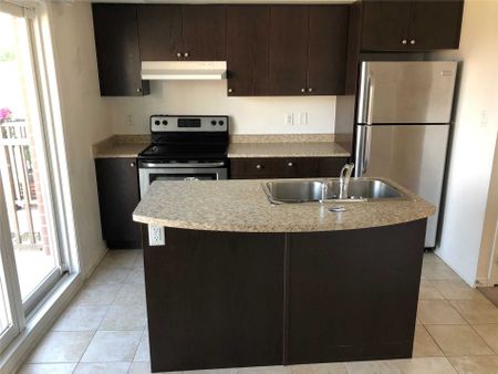 For Lease - 5605 Oscar Peterson Boulevard Unit# 6, Mississauga, Ontario - Photo 5