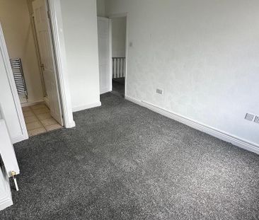 3 bedroom semi-detached house to rent - Photo 6