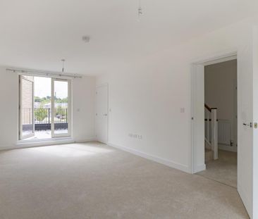 5 bedroom detached house to rent - Photo 2