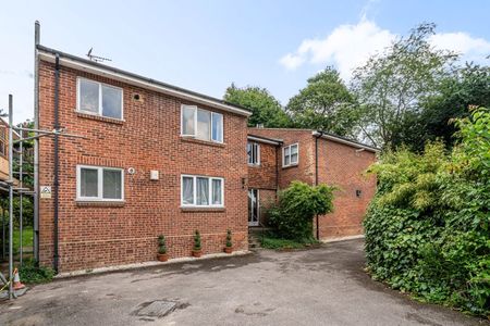 Lion Lane, Haslemere, Surrey, GU27 - Photo 3