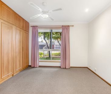 LOW MAINTENANCE HOME IN AN IDEAL LOCATION - Photo 2