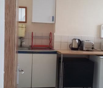 House share to rent - Photo 2