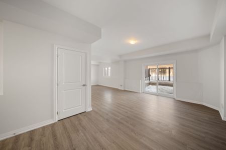 For Lease - 1466 Stovell Crescent Unit# Main & Upper, Innisfil, Ontario - Photo 3