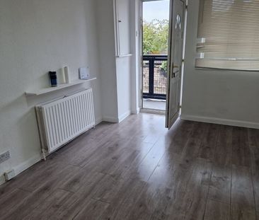 1 Bed Flat, Essex Mansions, E11 - Photo 1