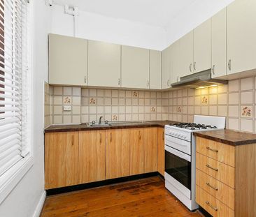 Ground Floor One Bedroom Apartment - Photo 2