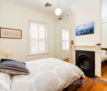 Gorgeous home with modern extension - Photo 4