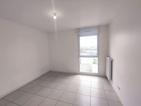 Appartement T3 - 61,13 m² - L'ISLE D'ABEAU - Photo 4