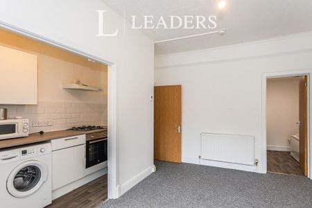 Studio to rent - Photo 4