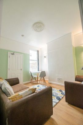 4 bedroom terraced house to rent - Photo 1