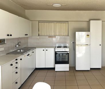 FURNISHED unit in the heart of Surfers Paradise! - Photo 3