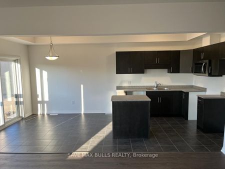 Townhouse For Lease | X7397600 - Photo 4