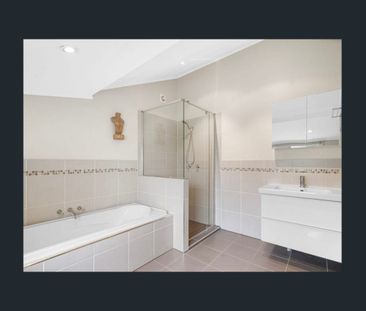 Characteristic family home! - Photo 2