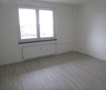 Demnächst für Sie Bezugsfertig mit modernem Wannenbad und Balkon - Photo 1