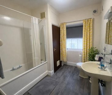 Berkeley Square, Bristol - Photo 4