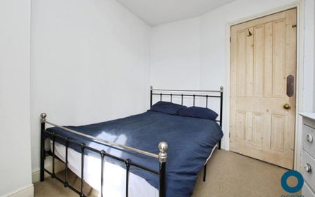 Beautifully presented two bedroom flat in Cotham. - Photo 3