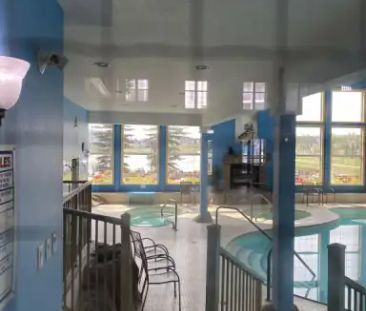 40+ Building - Cozy Top Floor Condo, Many amenities | 151 Country V... - Photo 1