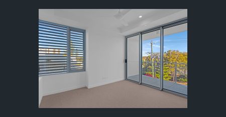 Beachfront Living with Ocean Views & Rooftop Pool - Photo 5