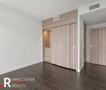 Condo in Burnaby, BC - Photo 5